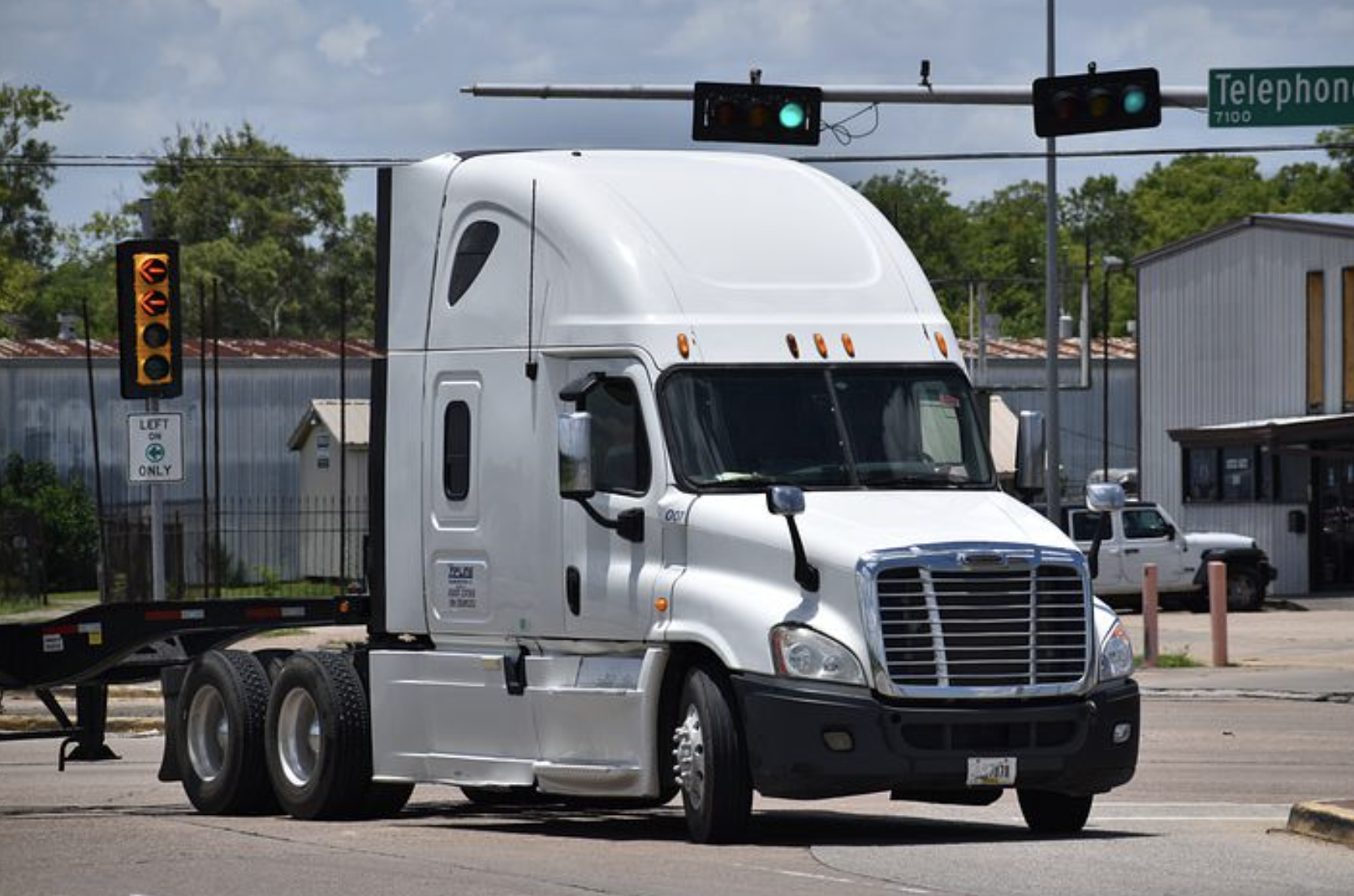 this image shows onsite truck repair in Oakdale, CA